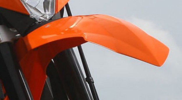 Picture of FRONT FENDER                09