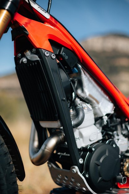 Picture of Engine brace right