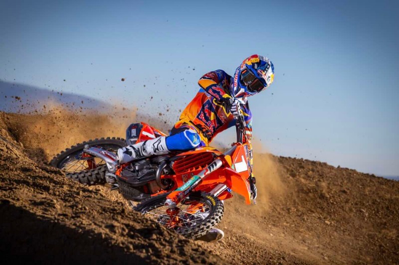 Ride Like a Champion: The 2025 KTM SX-F Factory Edition | AMS Motorcycles